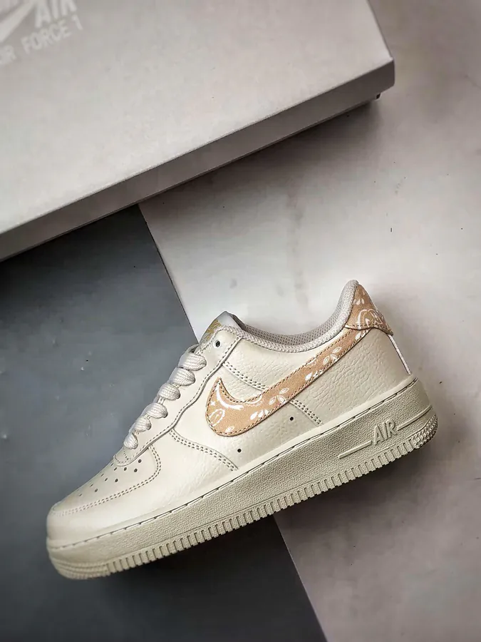 NK Air Force 1 07 Low in Beige