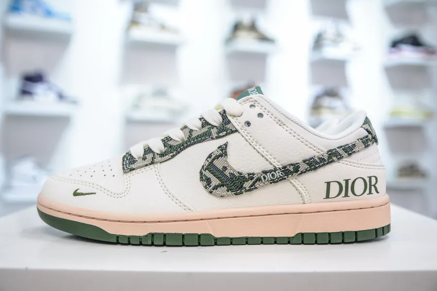 SB Dunk Low x 联名 White Green Camouflage