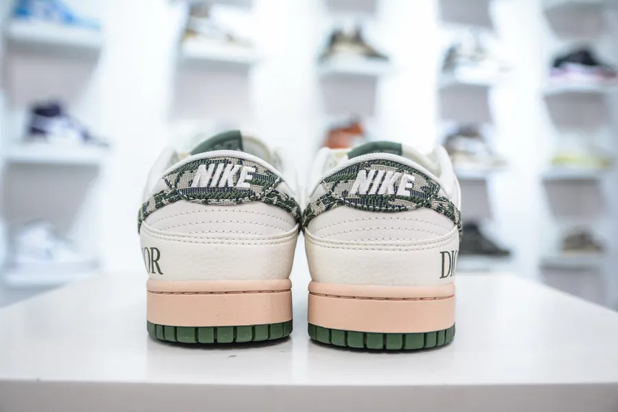 SB Dunk Low x 联名 White Green Camouflage