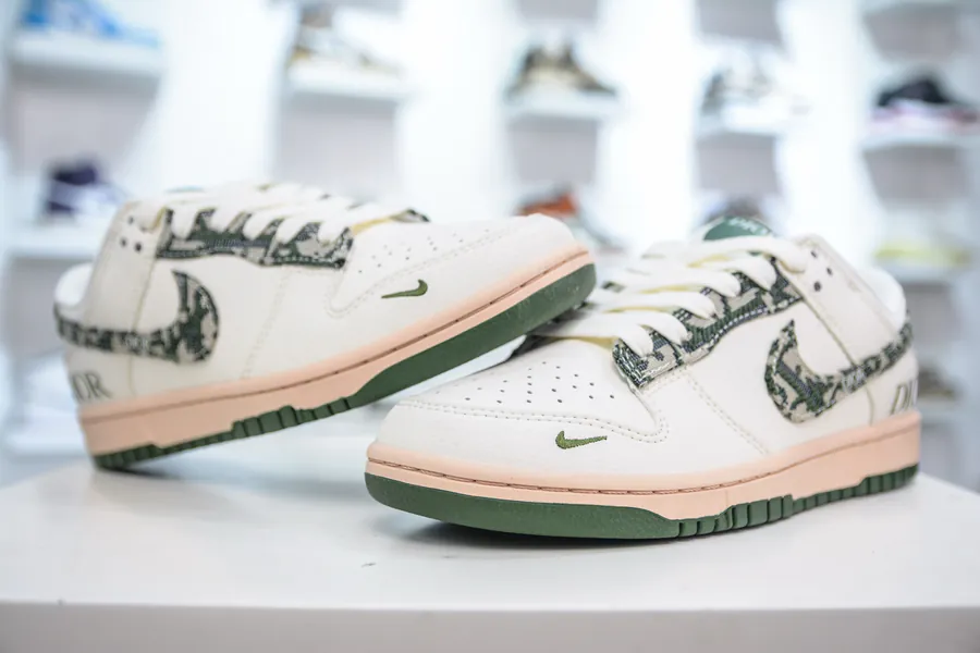 SB Dunk Low x 联名 White Green Camouflage