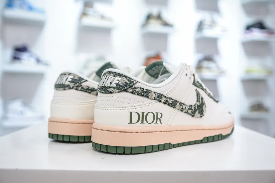 SB Dunk Low x 联名 White Green Camouflage