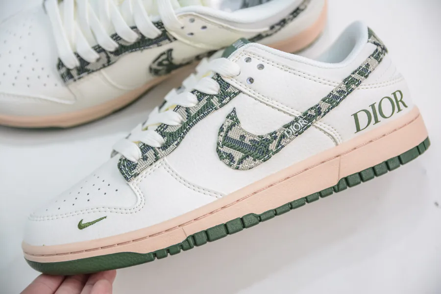 SB Dunk Low x 联名 White Green Camouflage