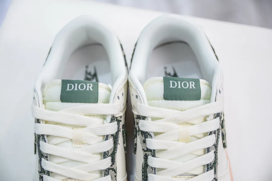 SB Dunk Low x 联名 White Green Camouflage