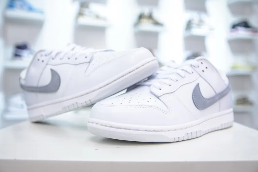 NIKE SB Dunk Low Exclusive Edition