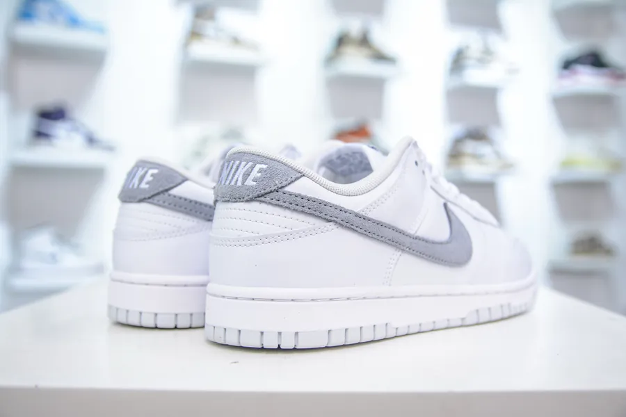 NIKE SB Dunk Low Exclusive Edition