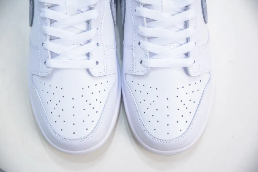 NIKE SB Dunk Low Exclusive Edition