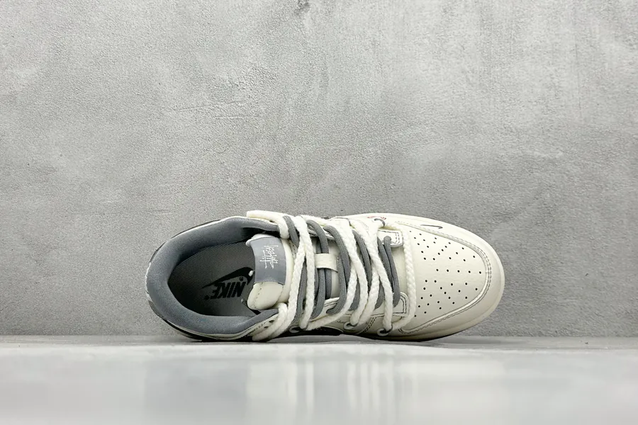 Nike SB Dunk Low x Stussy Mini Hook Strap