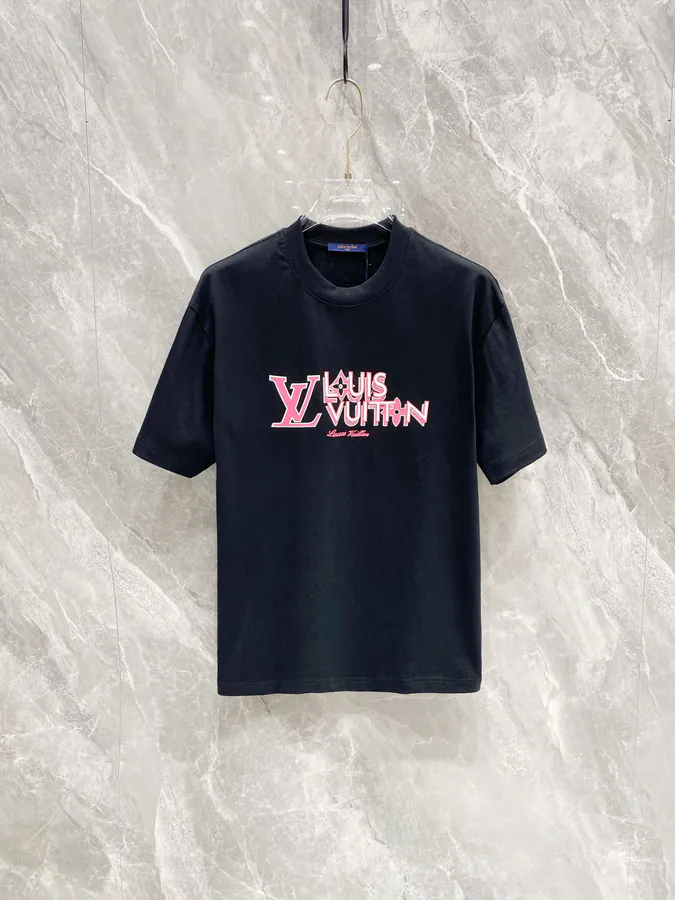 LV 25SS Round Neck T Shirt Classic Color, Modern Style
