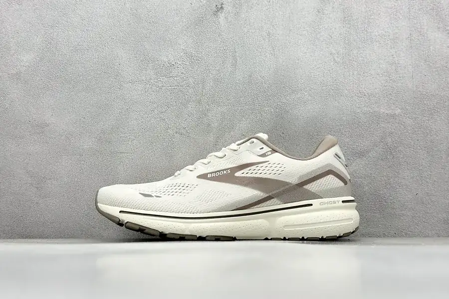 Brooks Ghost 15th Generation Low Top Running Shoes