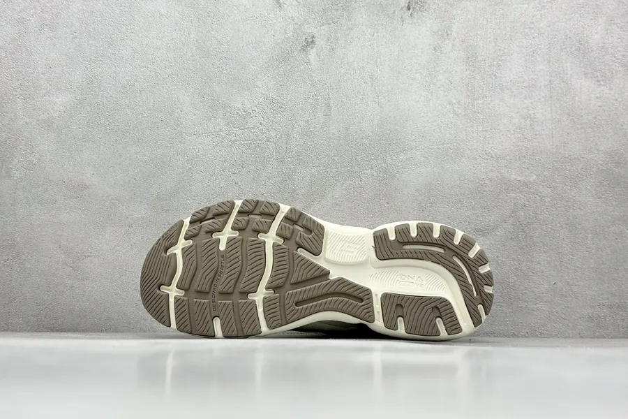Brooks Ghost 15th Generation Low Top Running Shoes