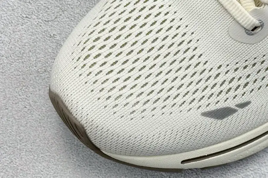 Brooks Ghost 15th Generation Low Top Running Shoes
