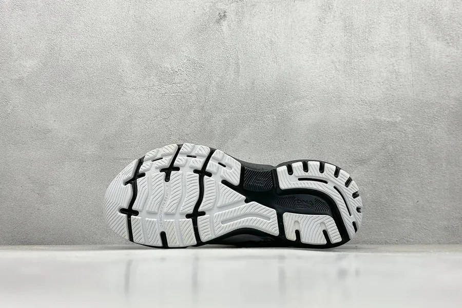 Brooks Ghost 15th Generation Low Top Running Shoes
