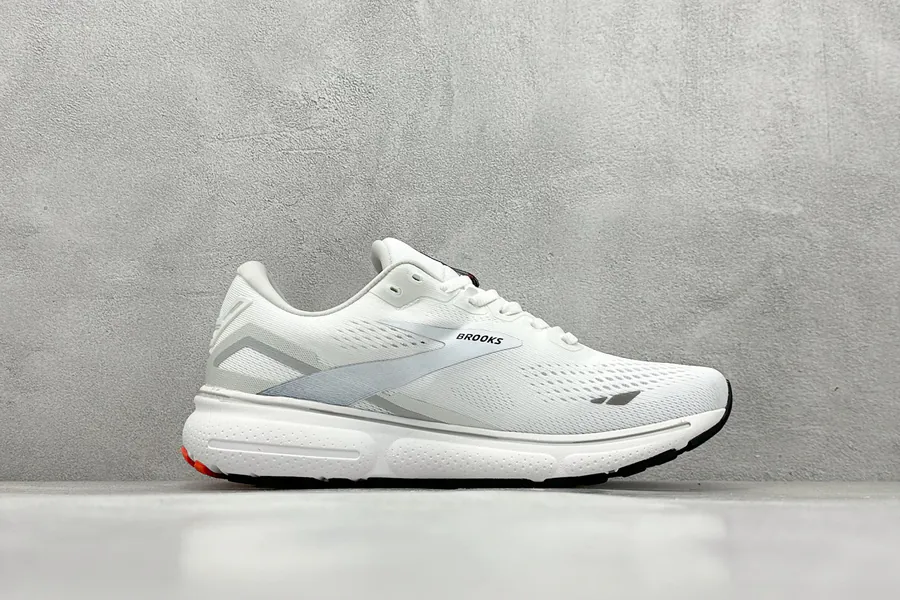 Brooks Ghost 15th Generation Low Top Running Shoes