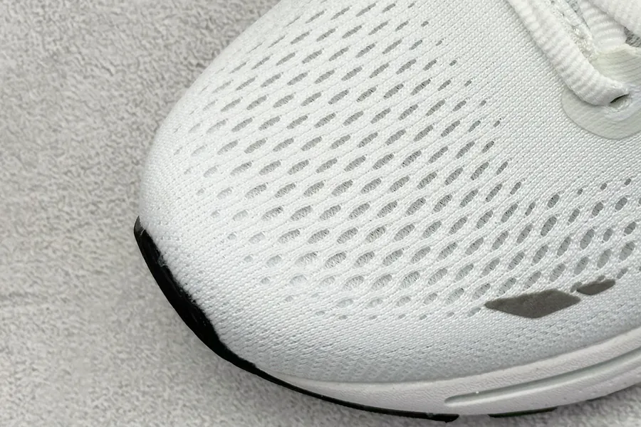 Brooks Ghost 15th Generation Low Top Running Shoes