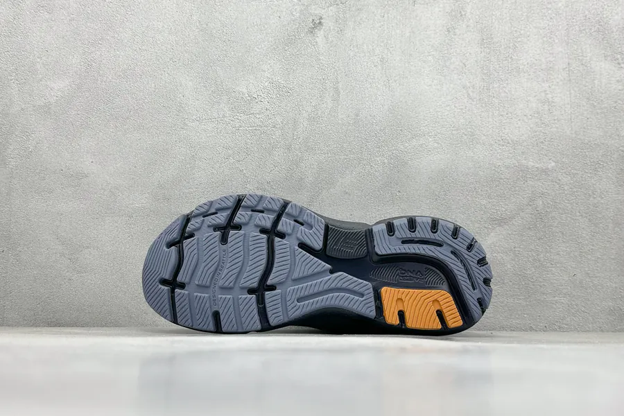 Brooks Ghost 15th Generation Low Top Running Shoes