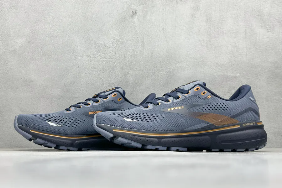 Brooks Ghost 15th Generation Low Top Running Shoes