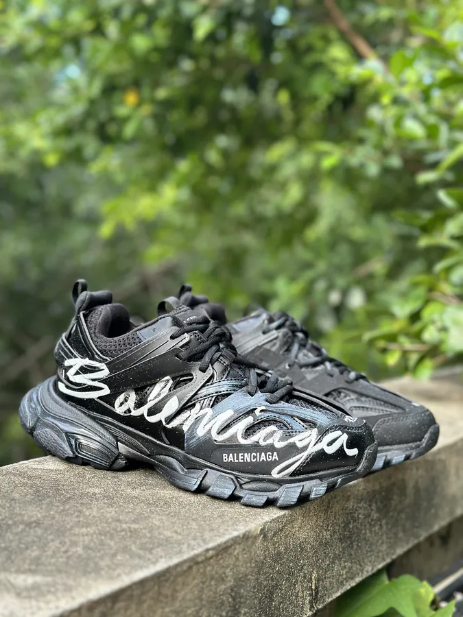 BALENCIAGA Runner Vintage Style, Original Parisian Design