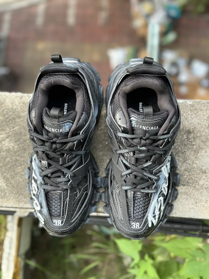 BALENCIAGA Runner Vintage Style, Original Parisian Design