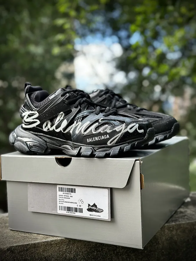 BALENCIAGA Runner Vintage Style, Original Parisian Design