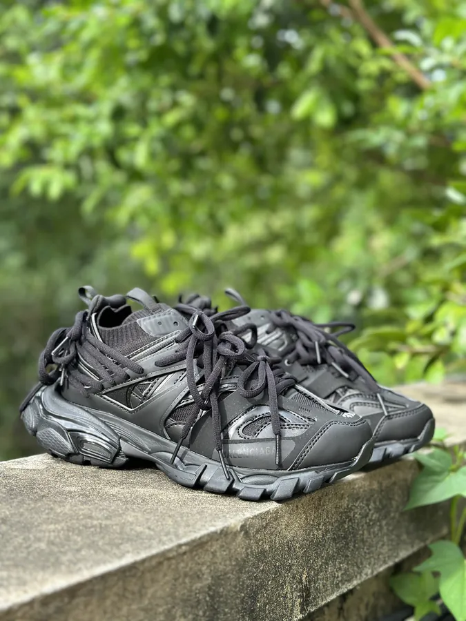 BALENCIAGA Runner Original Parisian Style