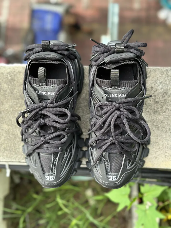 BALENCIAGA Runner Original Parisian Style