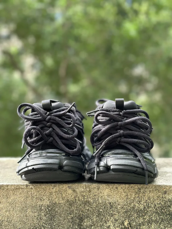 BALENCIAGA Runner Original Parisian Style