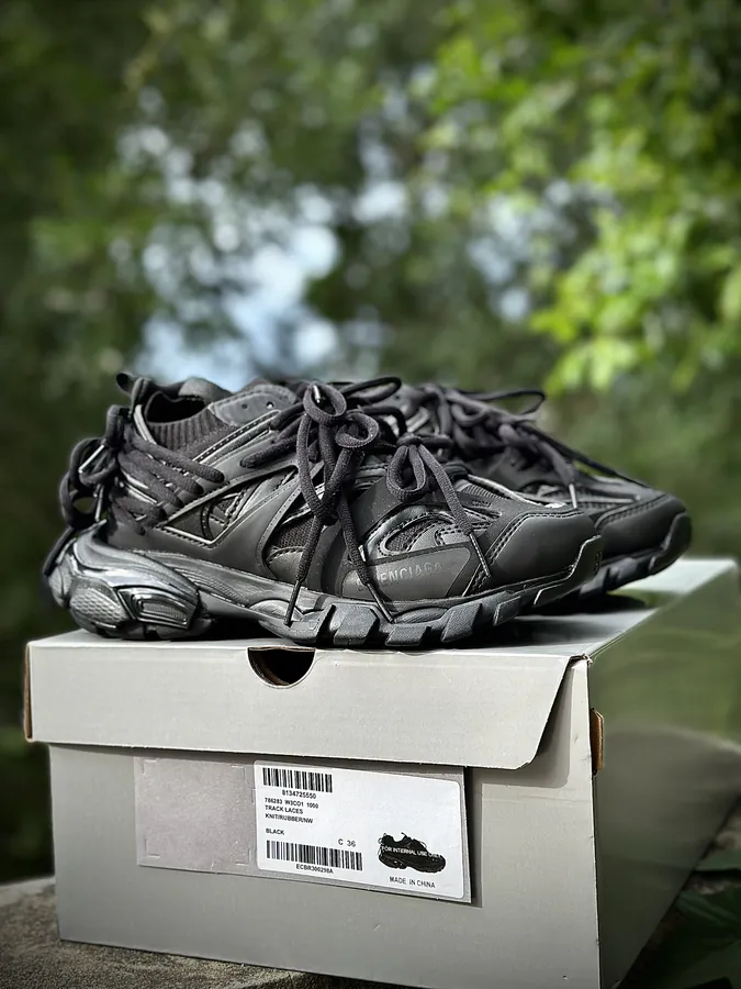 BALENCIAGA Runner Original Parisian Style