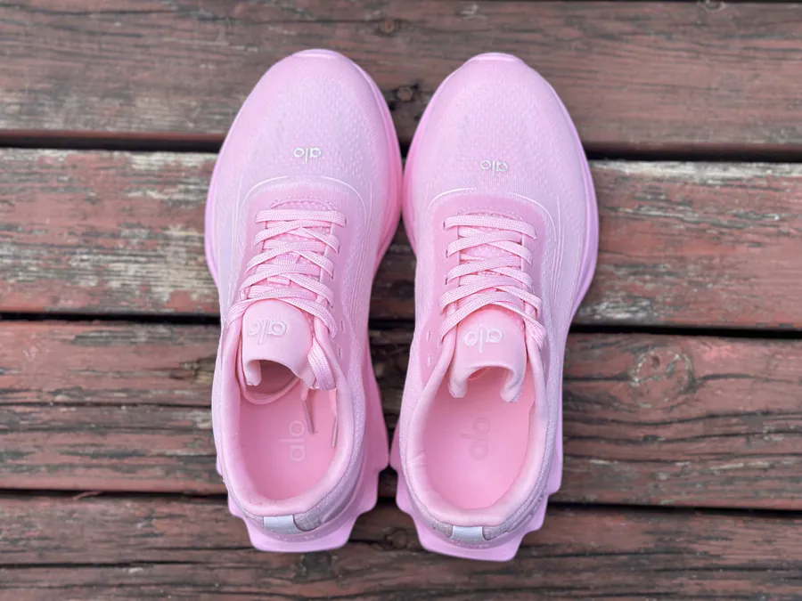 Alo Yoga Alo Runner Low Top Running Shoes Sweet Pink
