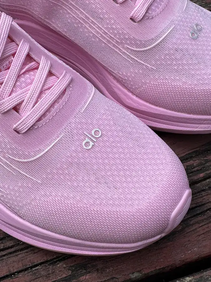 Alo Yoga Alo Runner Low Top Running Shoes Sweet Pink