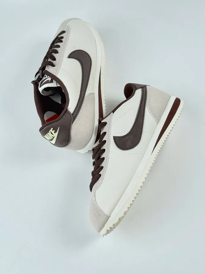 Nike Classic Cortez SE Classic Fit
