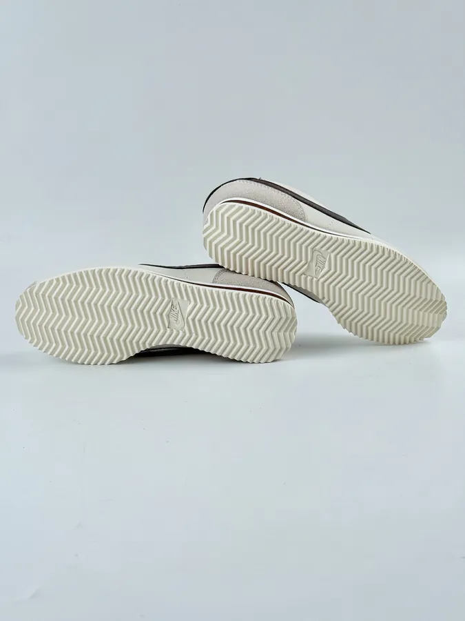 Nike Classic Cortez SE Classic Fit