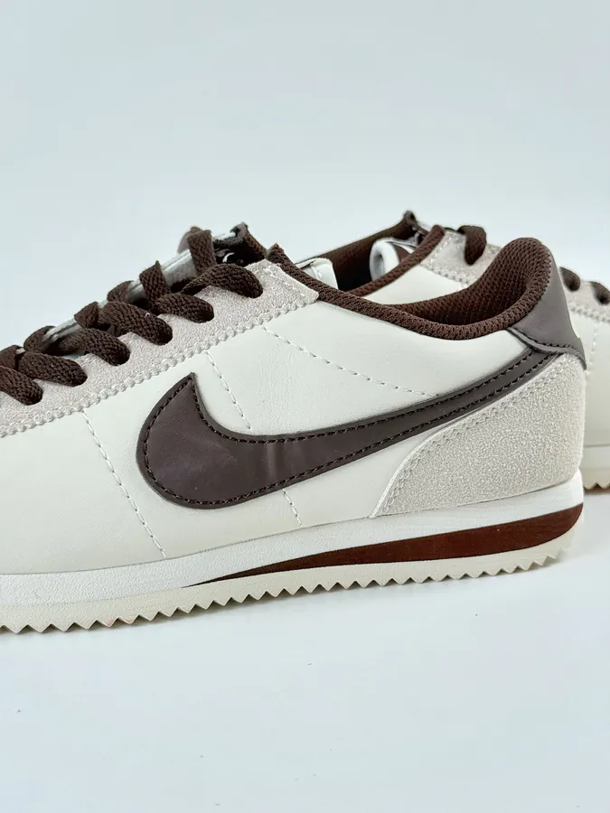 Nike Classic Cortez SE Classic Fit