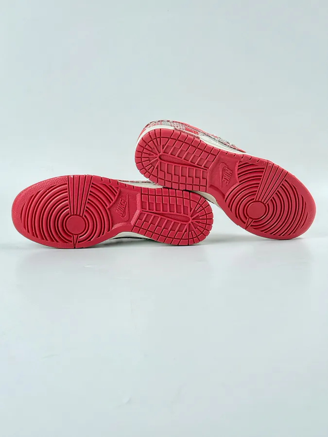 Nike SB Dunk Low x Louis Vuitton OG Edition