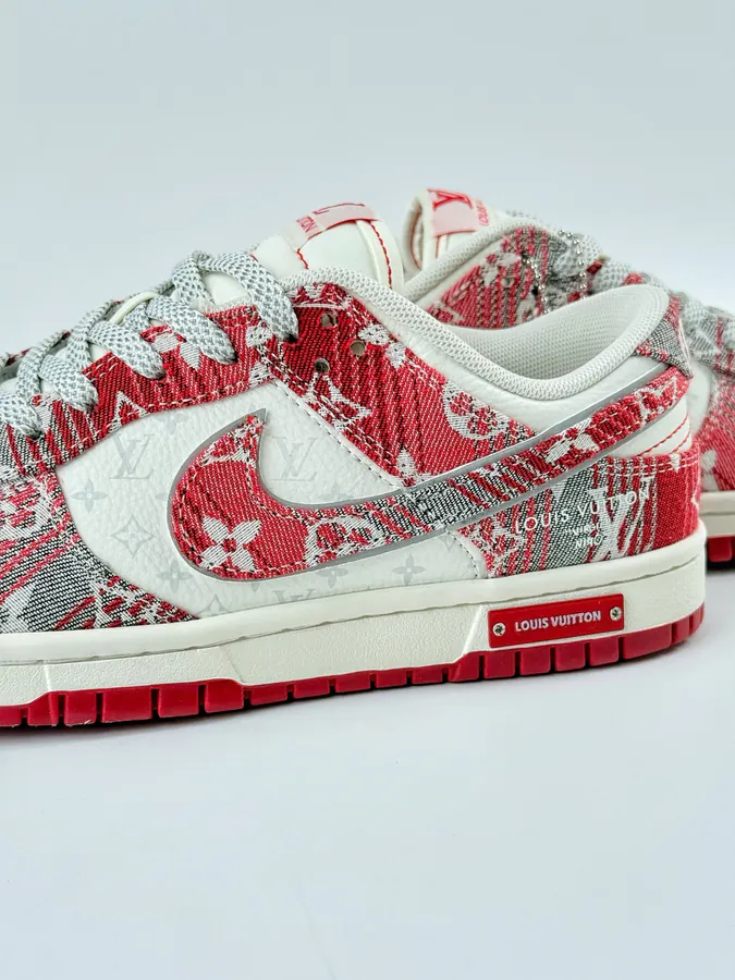 Nike SB Dunk Low x Louis Vuitton OG Edition