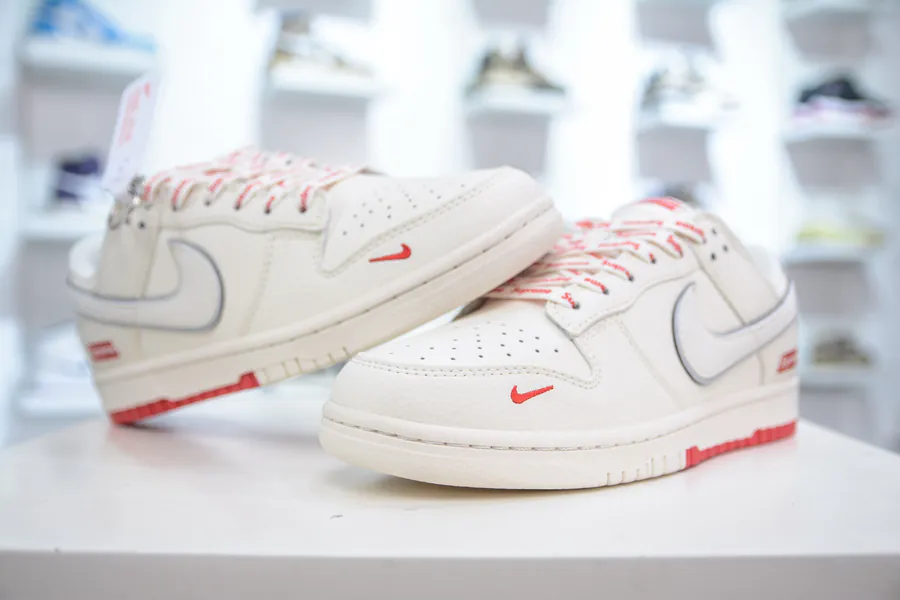 Nike SB Dunk Low x Supreme SUP White Red