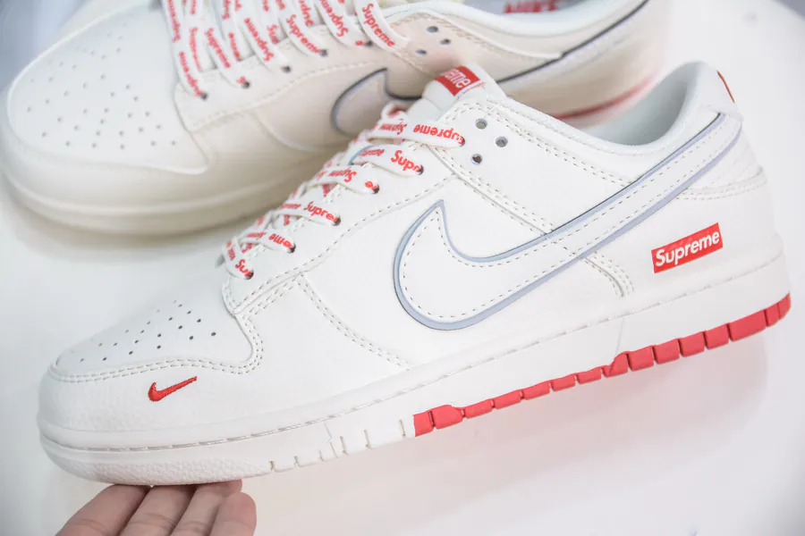 Nike SB Dunk Low x Supreme SUP White Red