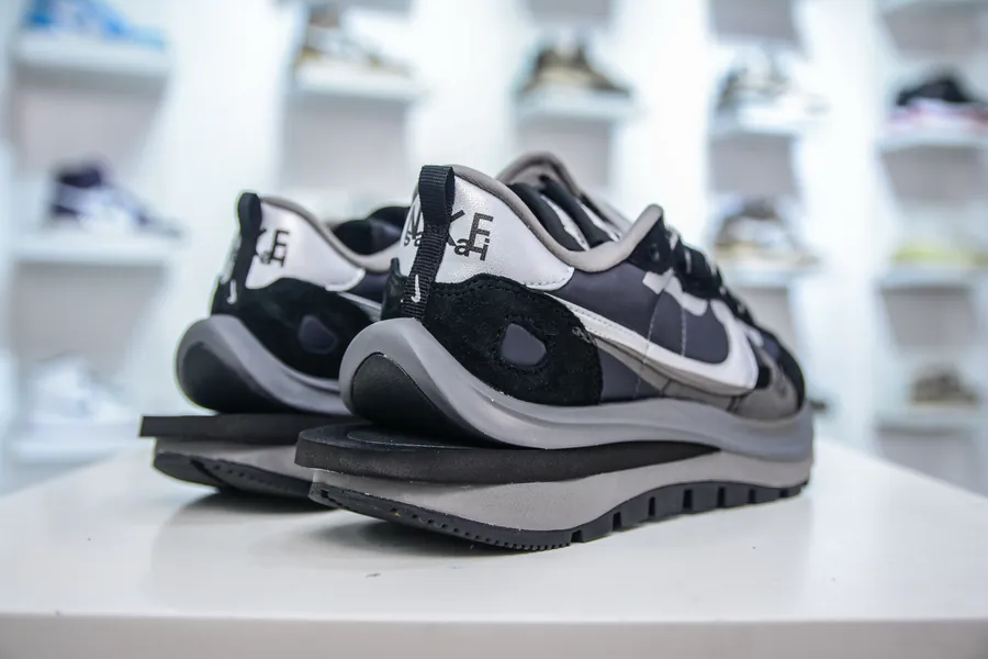 Sacai x NK VaporWaffle Premium Edition
