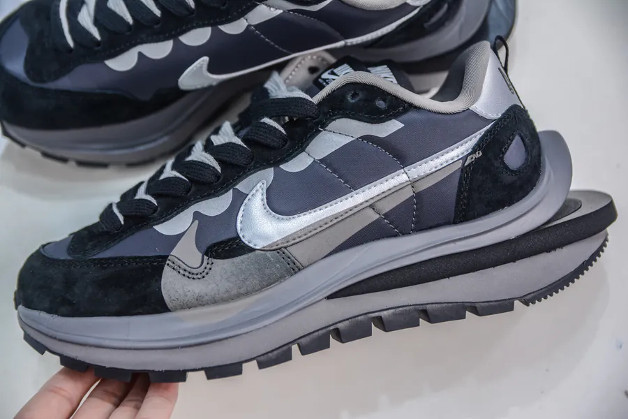 Sacai x NK VaporWaffle Premium Edition