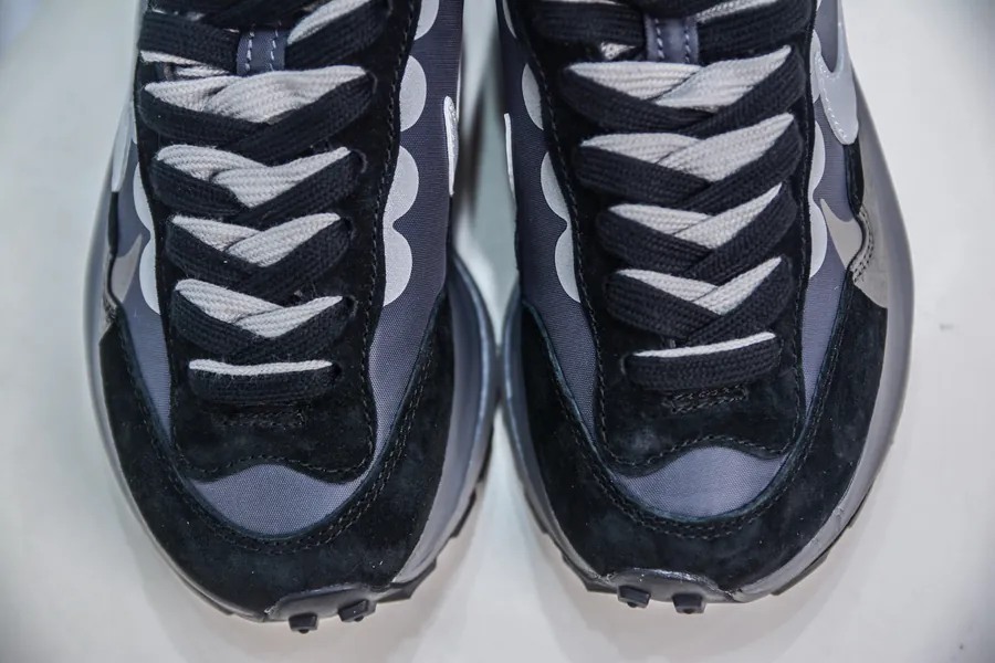 Sacai x NK VaporWaffle Premium Edition