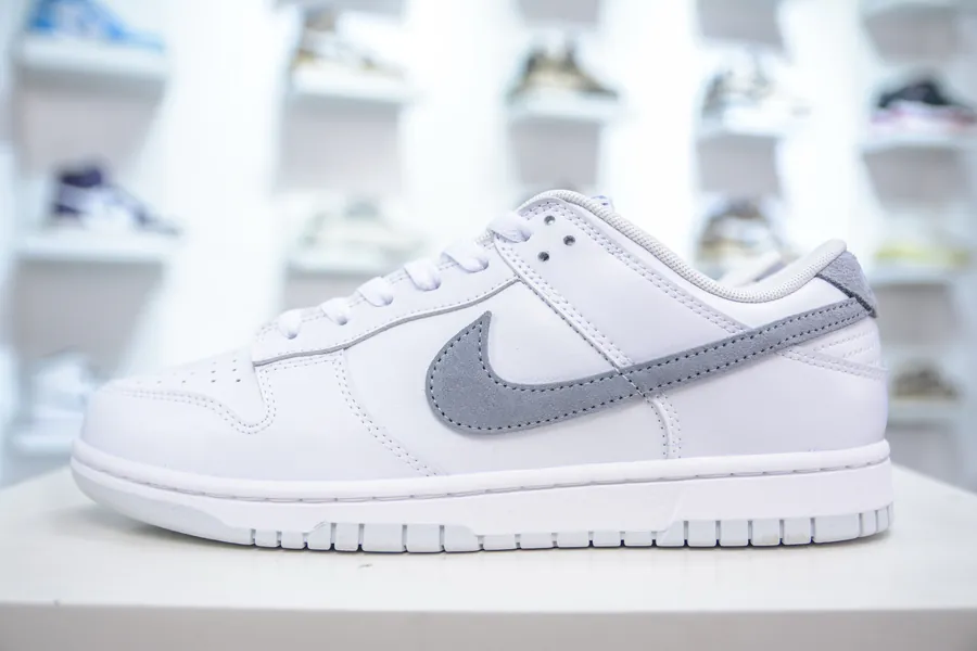 NIKE SB Dunk Low Exclusive Edition
