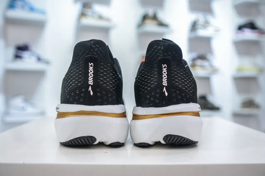 Brooks Hyperion 2 Running Shoes Lightweight and Breathable