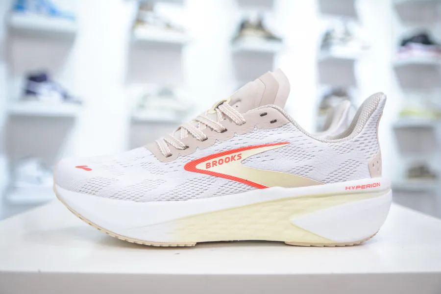 Brooks Hyperion 2 Running Shoes Lightweight and Breathable