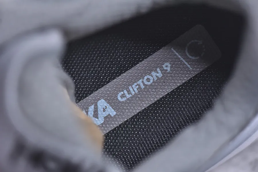 One One Ifton Clifton 9 Professional Running Shoes