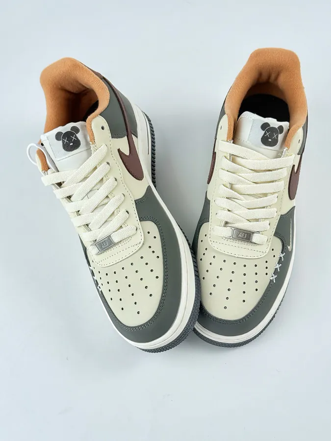 Nike Air Force 1 Low 07 Green and White with Small Hook