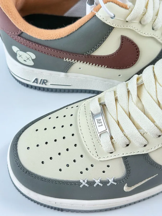 Nike Air Force 1 Low 07 Green and White with Small Hook