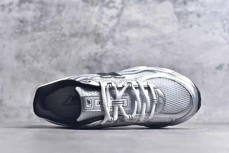 New Balance 740 Series Vintage Sneaker