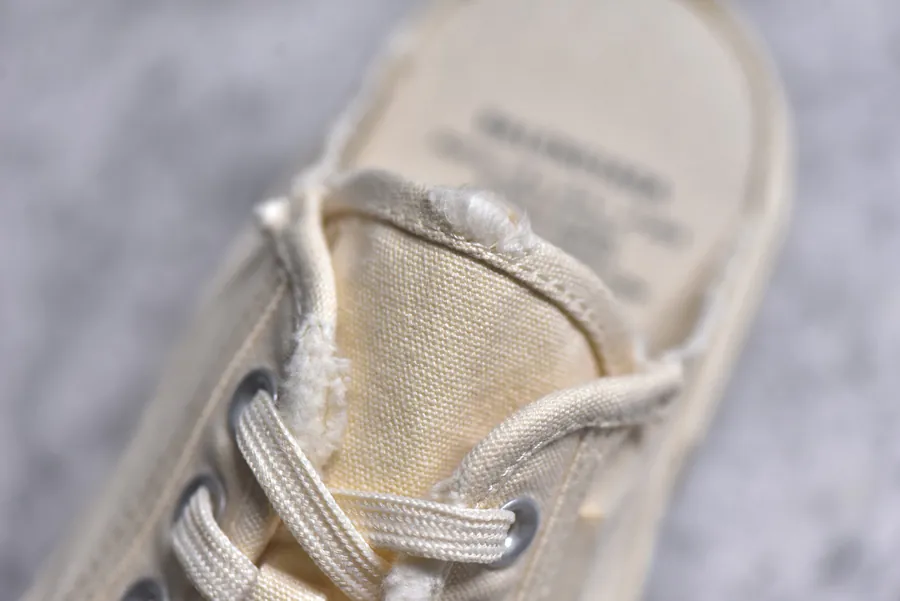 BALENCIAGA Paris Worn Effect Casual Low Top Canvas Sneakers