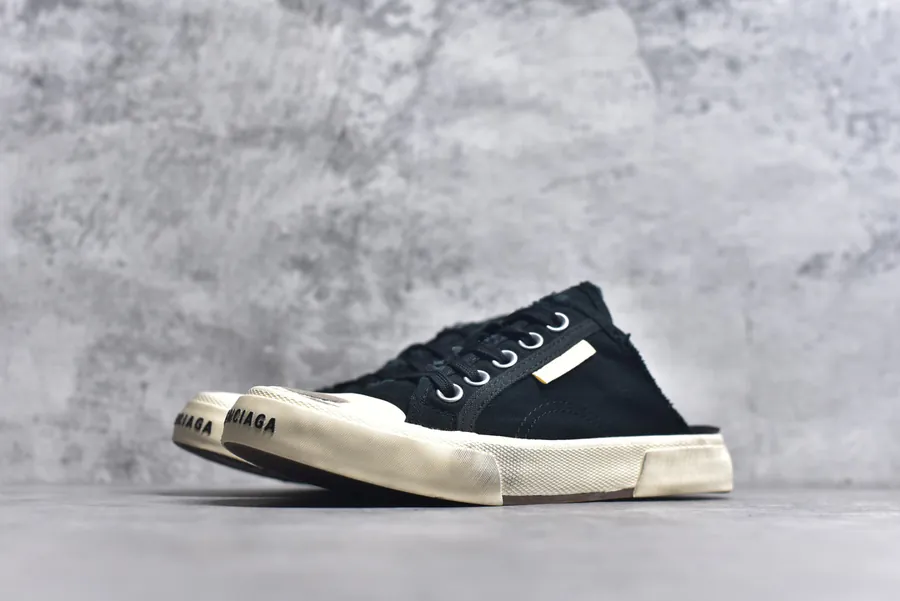 BALENCIAGA Paris Worn Effect Casual Low Top Canvas Sneakers
