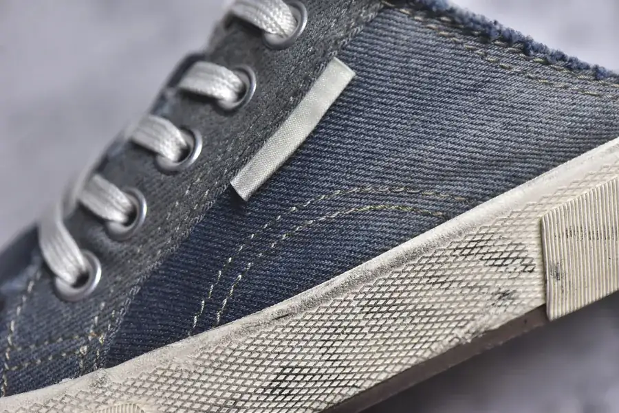 BALENCIAGA Paris Worn Effect Casual Low Top Canvas Sneakers