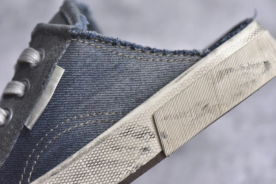 BALENCIAGA Paris Worn Effect Casual Low Top Canvas Sneakers
